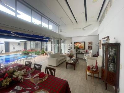 Casa de 5 alcobas en venta en Girardot, Girardot, 820 m² · foto 5 de 20