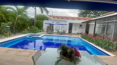 Casa de 5 alcobas en venta en Girardot, Girardot, 820 m² · foto 8 de 20