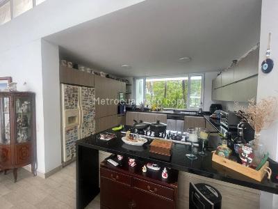 Casa de 5 alcobas en venta en Girardot, Girardot, 820 m² · foto 10 de 20