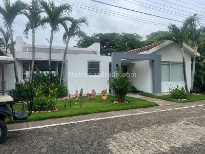 Casa de 5 alcobas en venta en Girardot, Girardot, 820 m² · foto 17 de 20