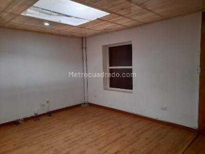 Casa de 5 alcobas en venta en Marly, Bogotá, 306 m² · foto 2 de 20