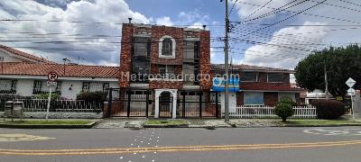 Casa de 3 alcobas en venta en Malibu La Alhambra, Bogotá, 121 m² · foto 2 de 14