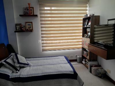 Apartamento de 4 alcobas en venta en Lindaraja, Bogotá, 200 m² · foto 9 de 20