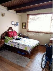 Casa de 4 alcobas en venta en El Contador, Bogotá, 379 m² · foto 8 de 16
