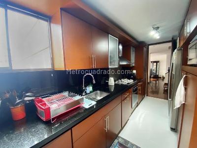 Apartamento de 3 alcobas en venta en Calleja Alta, Bogotá, 185 m² · foto 9 de 20