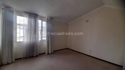 Casa de 4 alcobas en venta en Malibu La Alhambra, Bogotá, 150 m² · foto 17 de 20