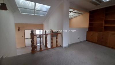 Casa de 4 alcobas en venta en Malibu La Alhambra, Bogotá, 150 m² · foto 2 de 20