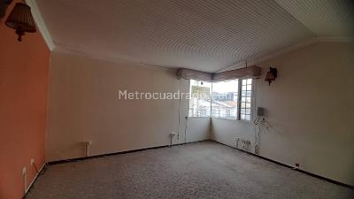 Casa de 4 alcobas en venta en Malibu La Alhambra, Bogotá, 150 m² · foto 4 de 20