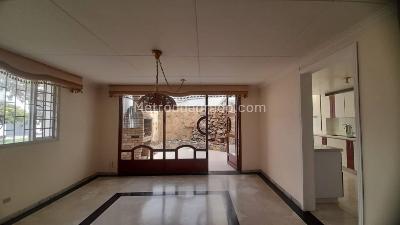 Casa de 4 alcobas en venta en Malibu La Alhambra, Bogotá, 150 m² · foto 6 de 20