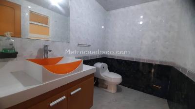Casa de 4 alcobas en venta en Malibu La Alhambra, Bogotá, 150 m² · foto 8 de 20