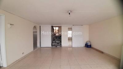 Casa de 4 alcobas en venta en Malibu La Alhambra, Bogotá, 150 m² · foto 9 de 20