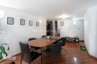 Apartamento de 3 alcobas en venta en Santa Barbara Central, Bogotá, 84 m² · foto 5 de 14