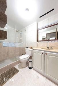 Apartamento de 3 alcobas en venta en Santa Barbara Central, Bogotá, 84 m² · foto 8 de 14