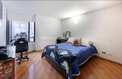 Apartamento de 3 alcobas en venta en Santa Barbara Central, Bogotá, 84 m² · foto 12 de 14