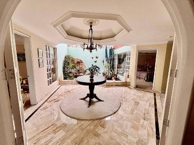 Casa de 4 alcobas en venta en Santa Ana, Bogotá, 810 m² · foto 2 de 20