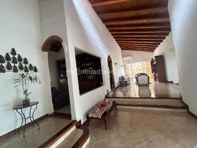 Casa de 5 alcobas en venta en La Buitrera, Cali, 1179 m² · foto 9 de 20