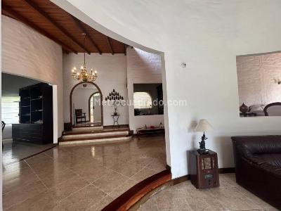 Casa de 5 alcobas en venta en La Buitrera, Cali, 1179 m² · foto 10 de 20