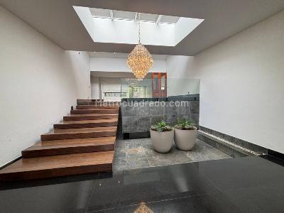 Casa de 5 alcobas en venta en Santa Ana, Bogotá, 672 m² · foto 2 de 20