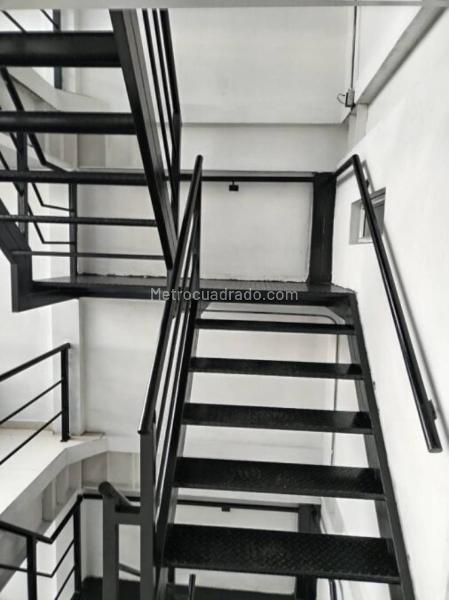 Edificio de Apartamentos en Arriendo, Granada Norte, Bogotá D.C. - Więcej