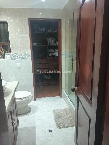 Apartamento de 3 alcobas en venta en Usaquen Santa Barbara, Bogotá, 144 m² · foto 14 de 20