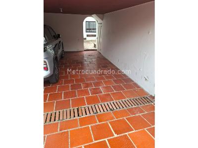 Casa de 3 alcobas en venta en Cedro Golf, Bogotá, 161 m² · foto 2 de 20