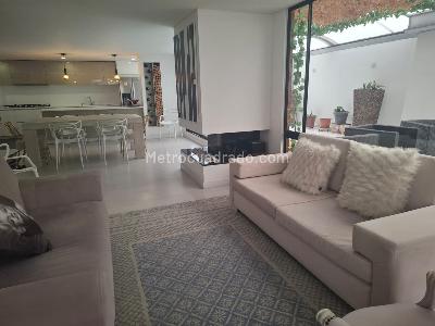Apartamento de 3 alcobas en venta en Chico Navarra, Bogotá, 130 m² · foto 9 de 20