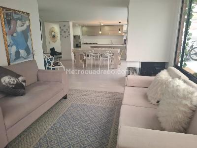 Apartamento de 3 alcobas en venta en Chico Navarra, Bogotá, 130 m² · foto 11 de 20