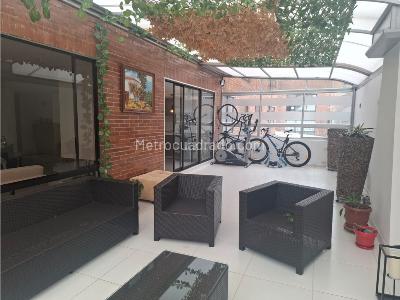 Apartamento de 3 alcobas en venta en Chico Navarra, Bogotá, 131 m² · foto 8 de 20