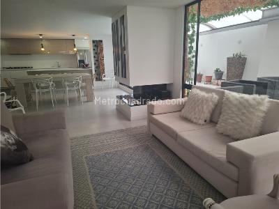 Apartamento de 3 alcobas en venta en Chico Navarra, Bogotá, 131 m² · foto 12 de 20