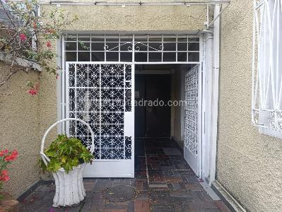 Casa de 5 alcobas en venta en Teusaquillo, Bogotá, 468 m² · foto 2 de 19