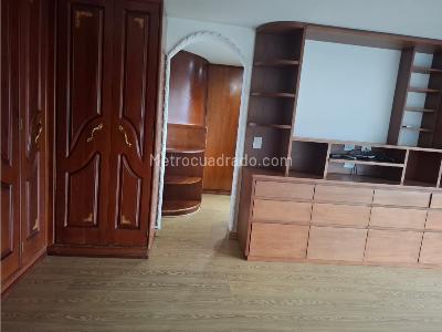 Apartamento de 4 alcobas en venta en San Patricio, Bogotá, 204 m² · foto 7 de 20