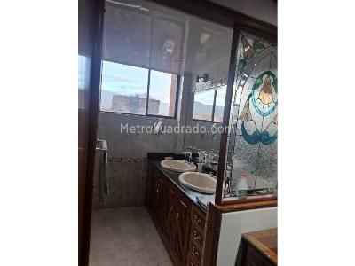Apartamento de 4 alcobas en venta en San Patricio, Bogotá, 204 m² · foto 13 de 20
