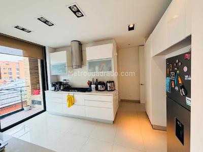 Apartamento en arriendo en Chico Museo, Bogotá · foto 6 de 17