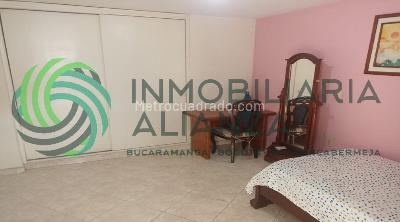 Casa de 5 alcobas en venta en Cabecera Del Llano, Bucaramanga, 235 m² · foto 9 de 20