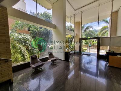 Apartamento de 3 alcobas en venta en Altos De Cabecera, Bucaramanga, 215 m² · foto 2 de 20