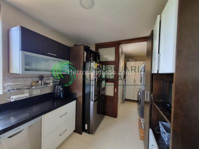 Apartamento de 3 alcobas en venta en Altos De Cabecera, Bucaramanga, 215 m² · foto 11 de 20