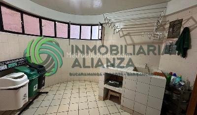 Apartamento de 5 alcobas en venta en Altos De Cabecera, Bucaramanga, 206 m² · foto 14 de 20