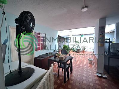 Casa de 5 alcobas en venta en La Victoria, Bucaramanga, 221 m² · foto 8 de 20