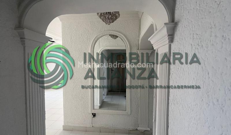 Piso – Bucaramanga, Ciudad Bolívar, Comuna Ciudadela Real de Minas - Vista 3