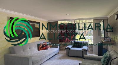 Casa de 5 alcobas en venta en Fontana, Bucaramanga, 298 m² · foto 2 de 20