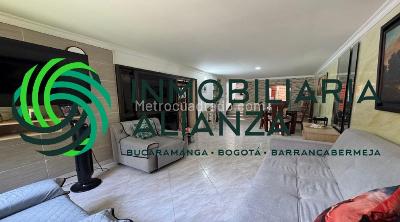 Casa de 5 alcobas en venta en Fontana, Bucaramanga, 298 m² · foto 3 de 20