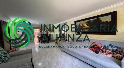 Casa de 5 alcobas en venta en Fontana, Bucaramanga, 298 m² · foto 4 de 20