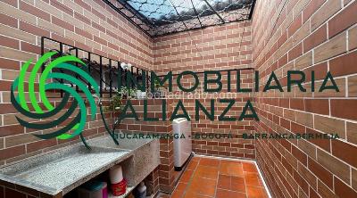 Casa de 5 alcobas en venta en Fontana, Bucaramanga, 298 m² · foto 12 de 20