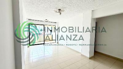 Apartamento de 3 alcobas en venta en Alarcon, Bucaramanga, 80 m² · foto 3 de 18