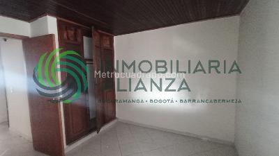 Casa de 4 alcobas en arriendo en Los Rosales, Floridablanca, 127 m² · foto 14 de 20