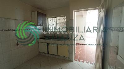 Casa de 4 alcobas en arriendo en Los Rosales, Floridablanca, 127 m² · foto 3 de 20