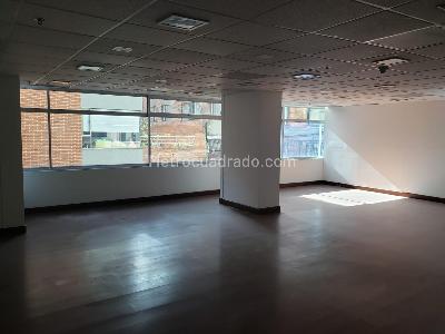 Office for rent in SANTA BARBARA OCCIDENTAL, Bogotá