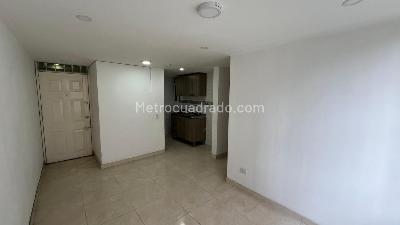 Apartamento de 3 alcobas en venta en Castilla Kennedy, Bogotá, 39 m² · foto 2 de 11