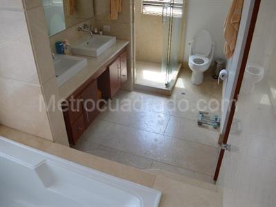 Casa de 4 alcobas en venta en San Simon, Bogotá, 1504 m² · foto 3 de 8