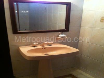 Casa de 3 alcobas en venta en Santa Barbara Central, Bogotá, 180 m² · foto 13 de 20